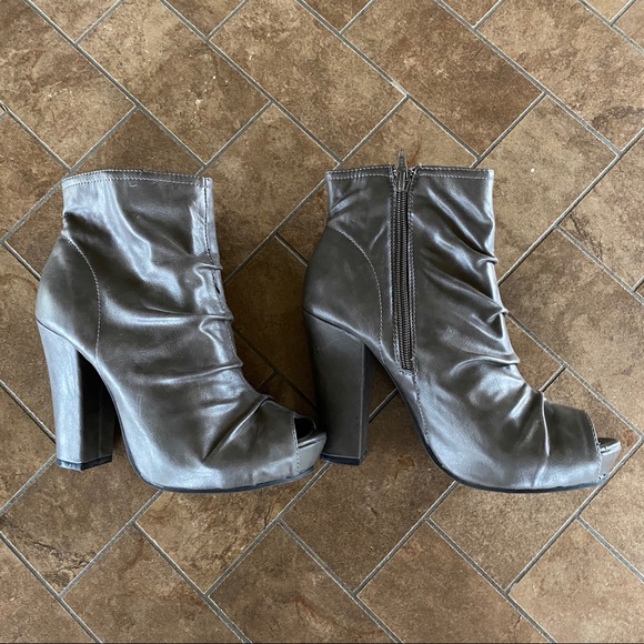 NWOT MIA Booties - Picture 2 of 5